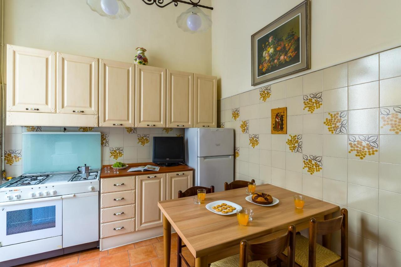 Rettifilo Family Apartment By Wonderful Italy Неаполь Экстерьер фото