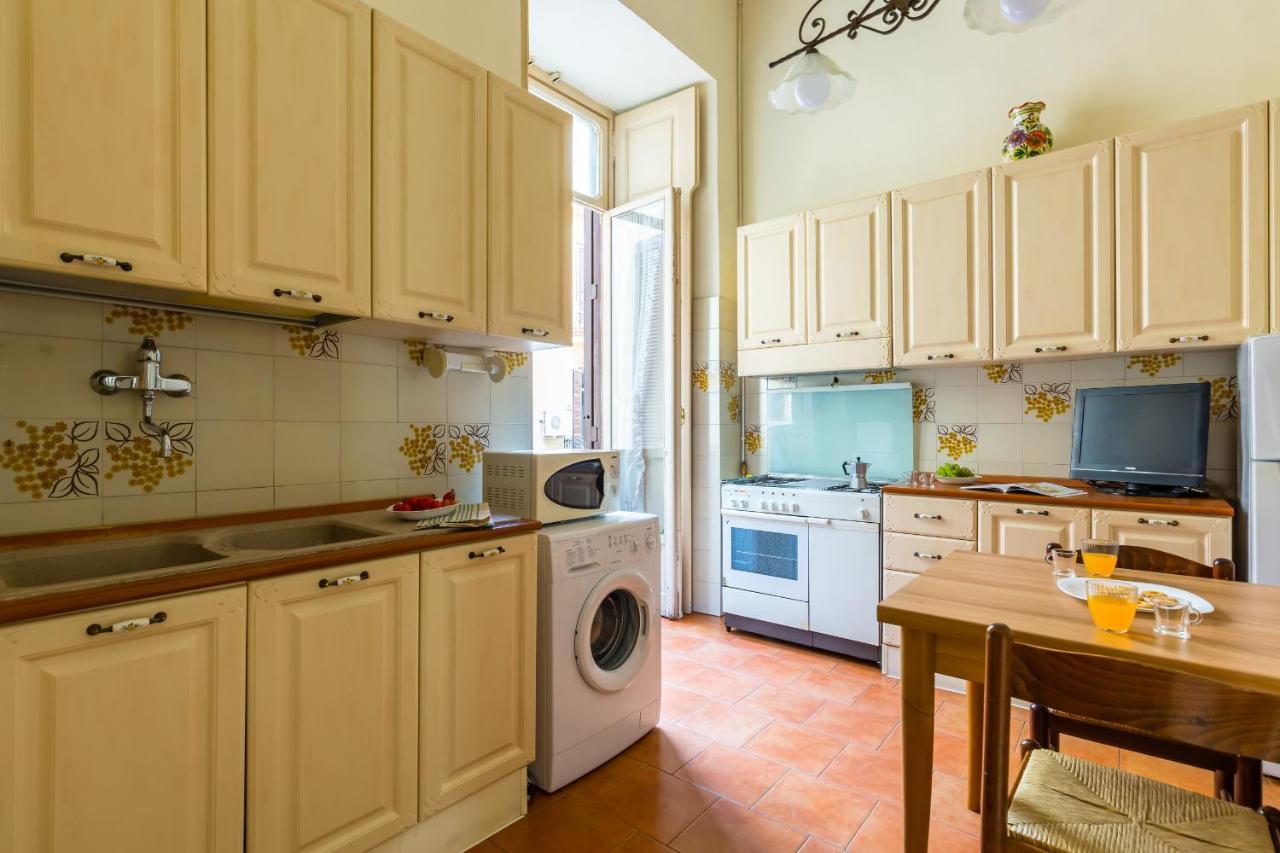Rettifilo Family Apartment By Wonderful Italy Неаполь Экстерьер фото