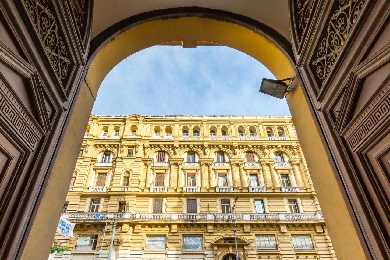 Rettifilo Family Apartment By Wonderful Italy Неаполь Экстерьер фото